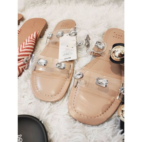 NWT reseller bundle of shoes, Universal Thread and A New Day - Picture 9 of 10